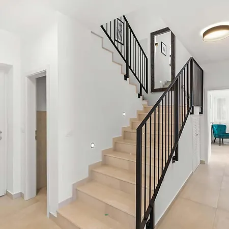 Stunning In Stanisi Holiday home