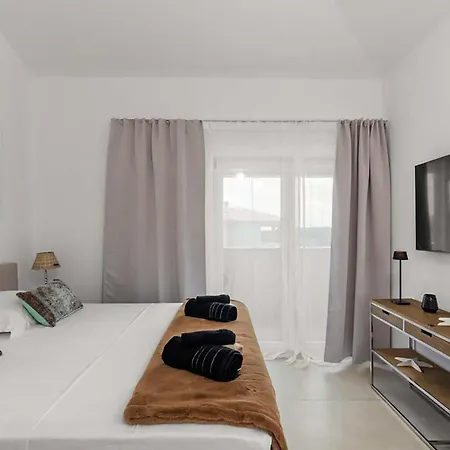 Stunning In Stanisi Lasci