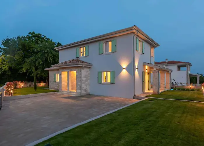 Holiday home Stunning In Stanisi Lasci