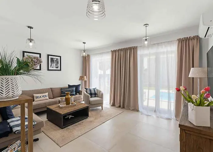 Stunning In Stanisi Holiday home