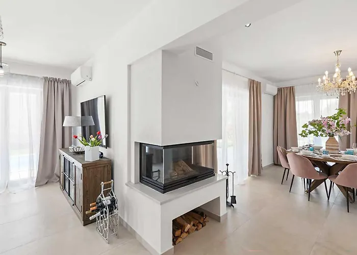 Stunning In Stanisi Holiday home Lasci